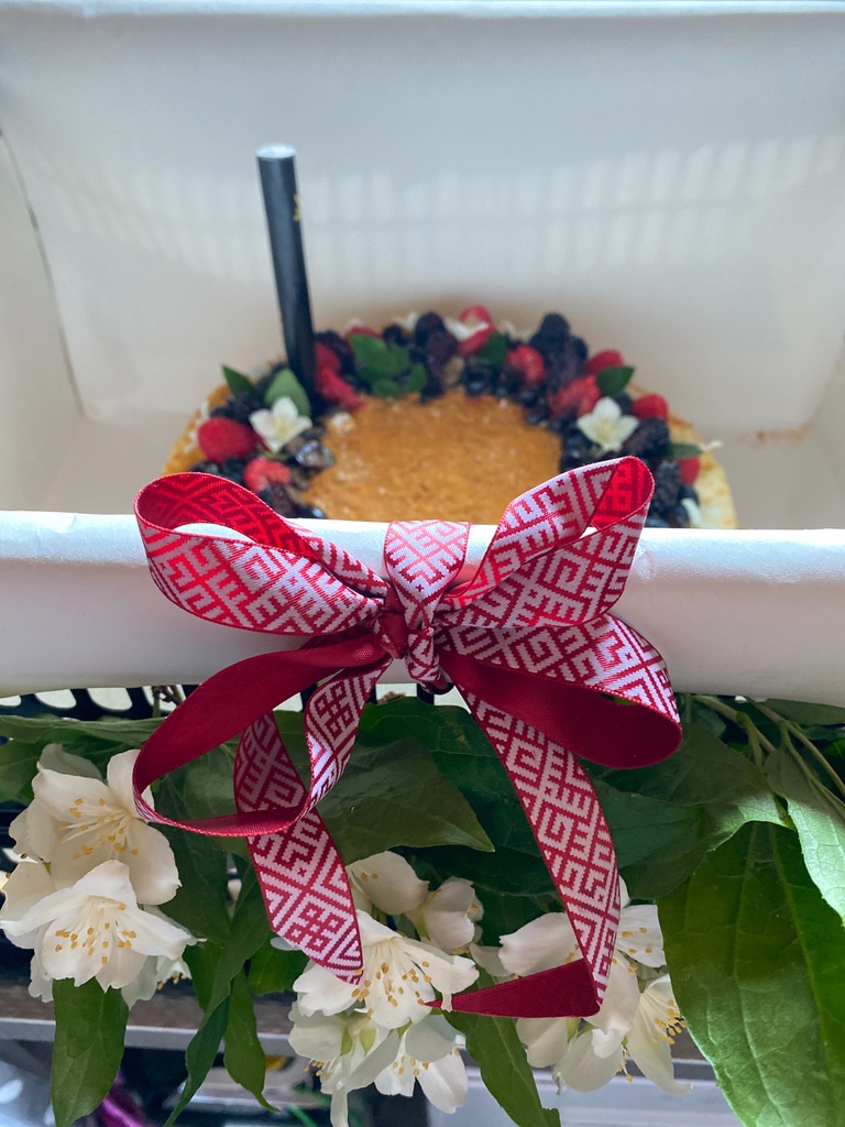 Midsummer cake