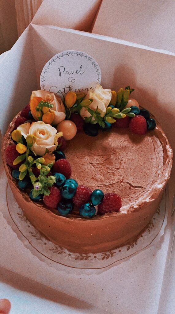 cake in the box for anniversary